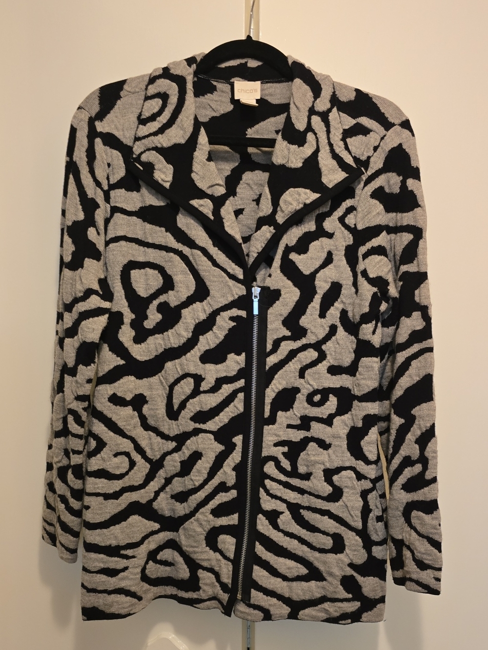 Chico's Black & Gray Patterned Zip-Front Blazer